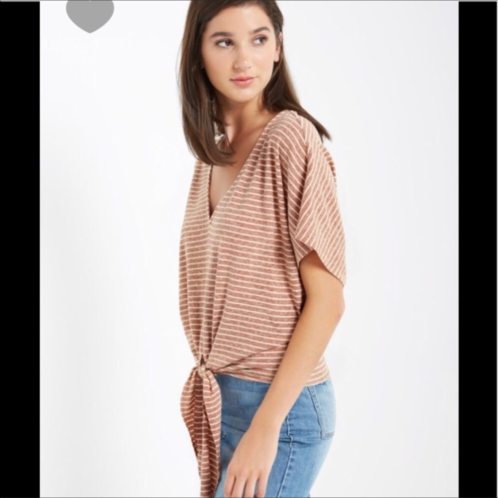 🦋Women’s tie top🦋 - Picture 2 of 3